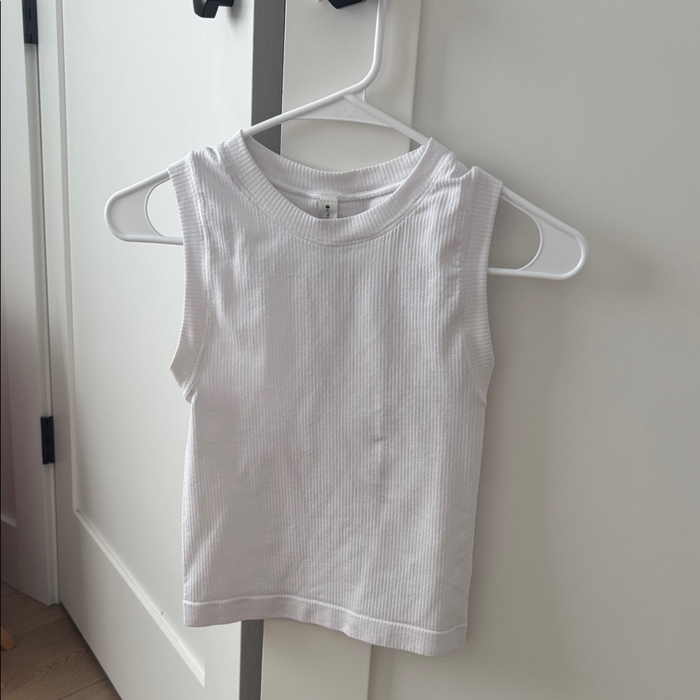 Athleta women’s White ribbed tank top